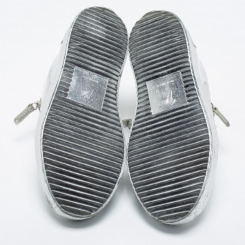 Argent Giuseppe Zanotti Baskets basses Frankie en cuir verni argenté taille 37,5 en vente