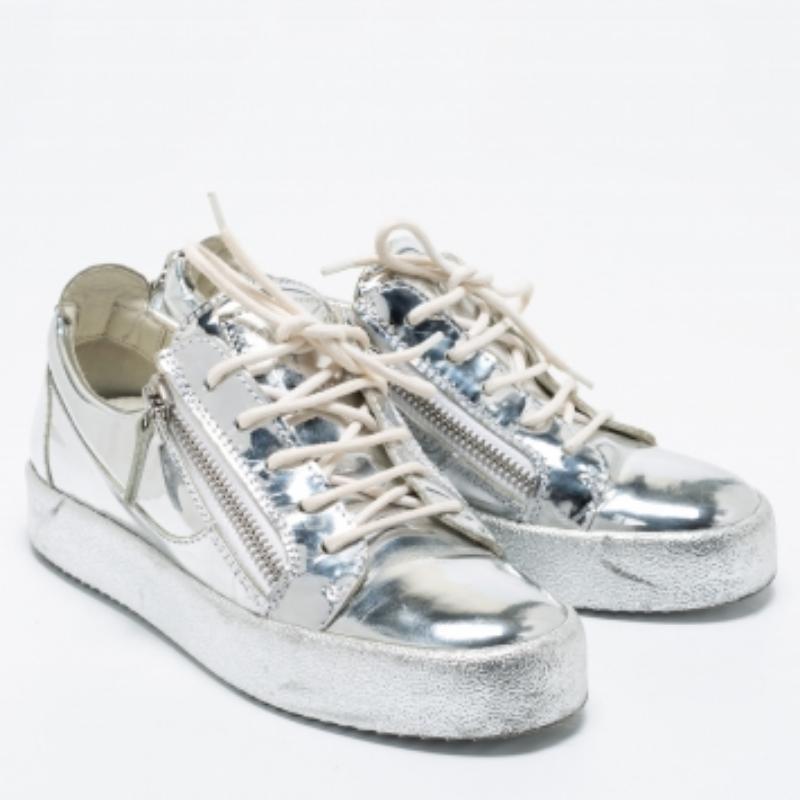 Giuseppe Zanotti Baskets basses Frankie en cuir verni argenté taille 37,5 en vente 2