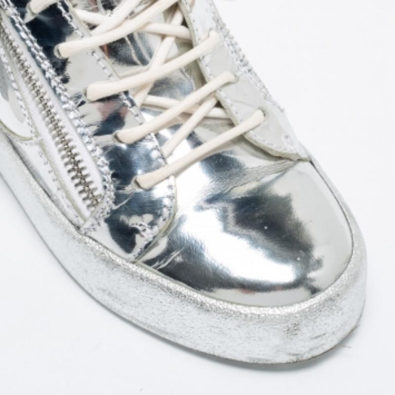 Giuseppe Zanotti Baskets basses Frankie en cuir verni argenté taille 37,5 en vente 3