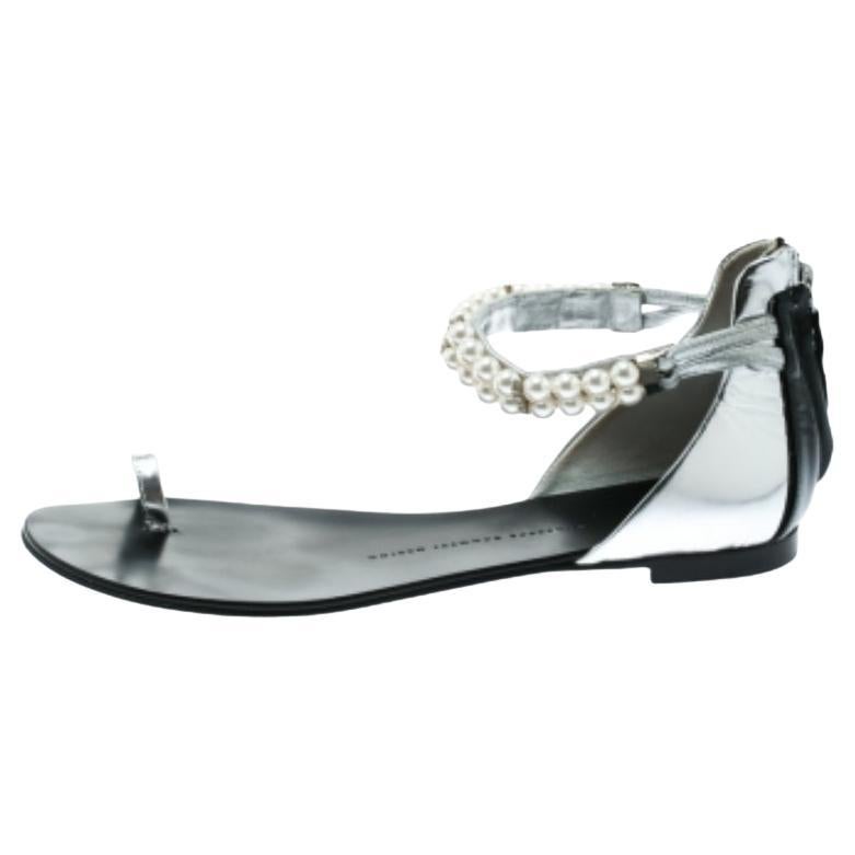 Giuseppe Zanotti Silver Patent Leather Pearl Embellished Toe Ring Flats Size 38