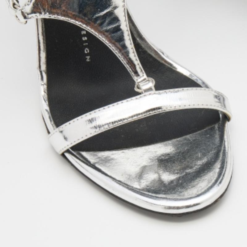 Women's Giuseppe Zanotti Silver Patent Leather Strappy Gladiator Sandals Size 37.5 For Sale