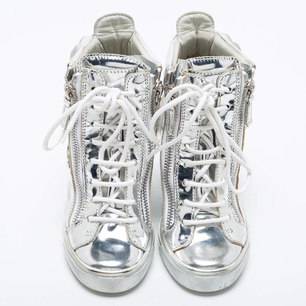 Giuseppe Zanotti Silver Patent Leather Wedge Sneakers Size 35 In Good Condition In Dubai, Al Qouz 2