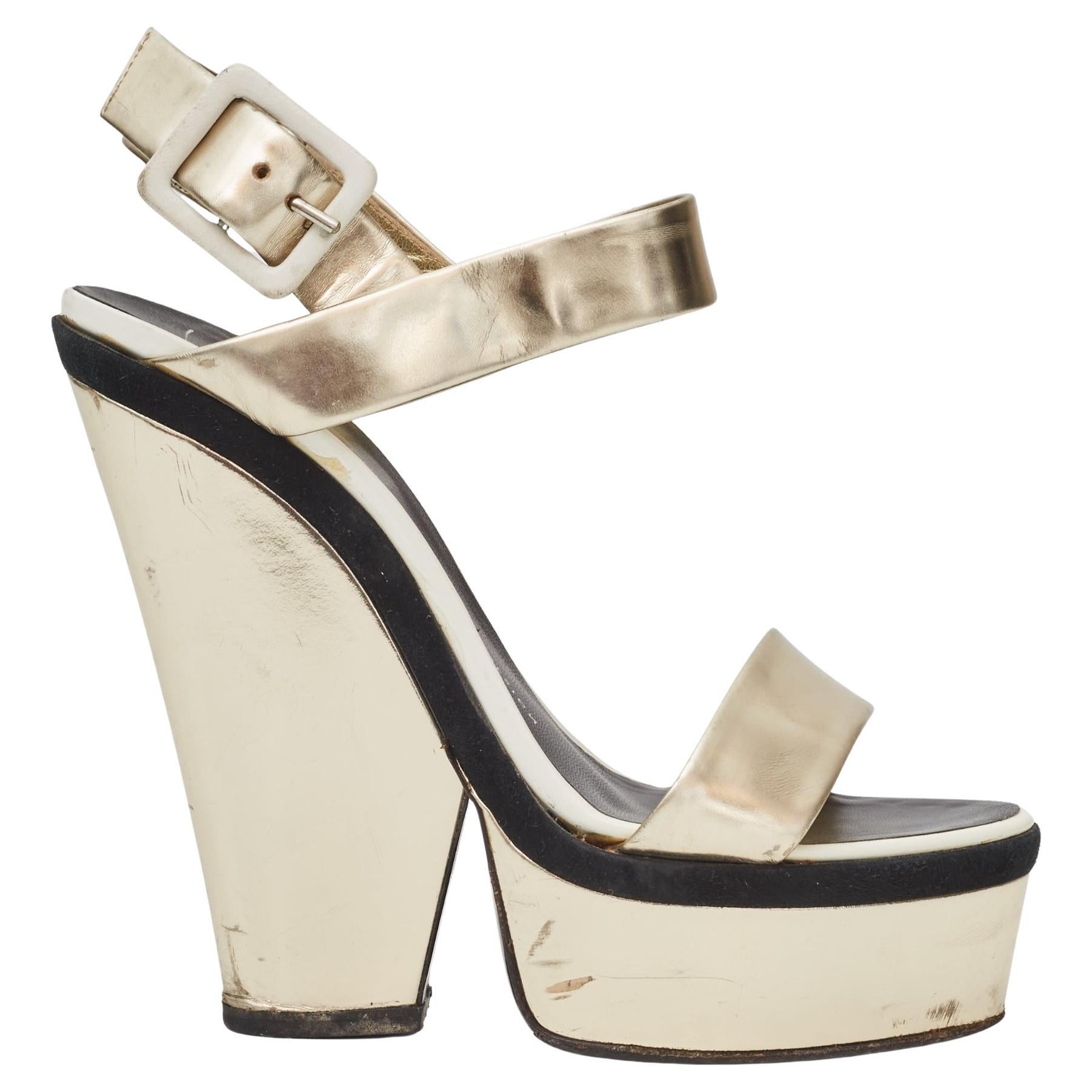 Giuseppe Zanotti Silver Patent Leather Wedges (Eu 39  US 9) For Sale