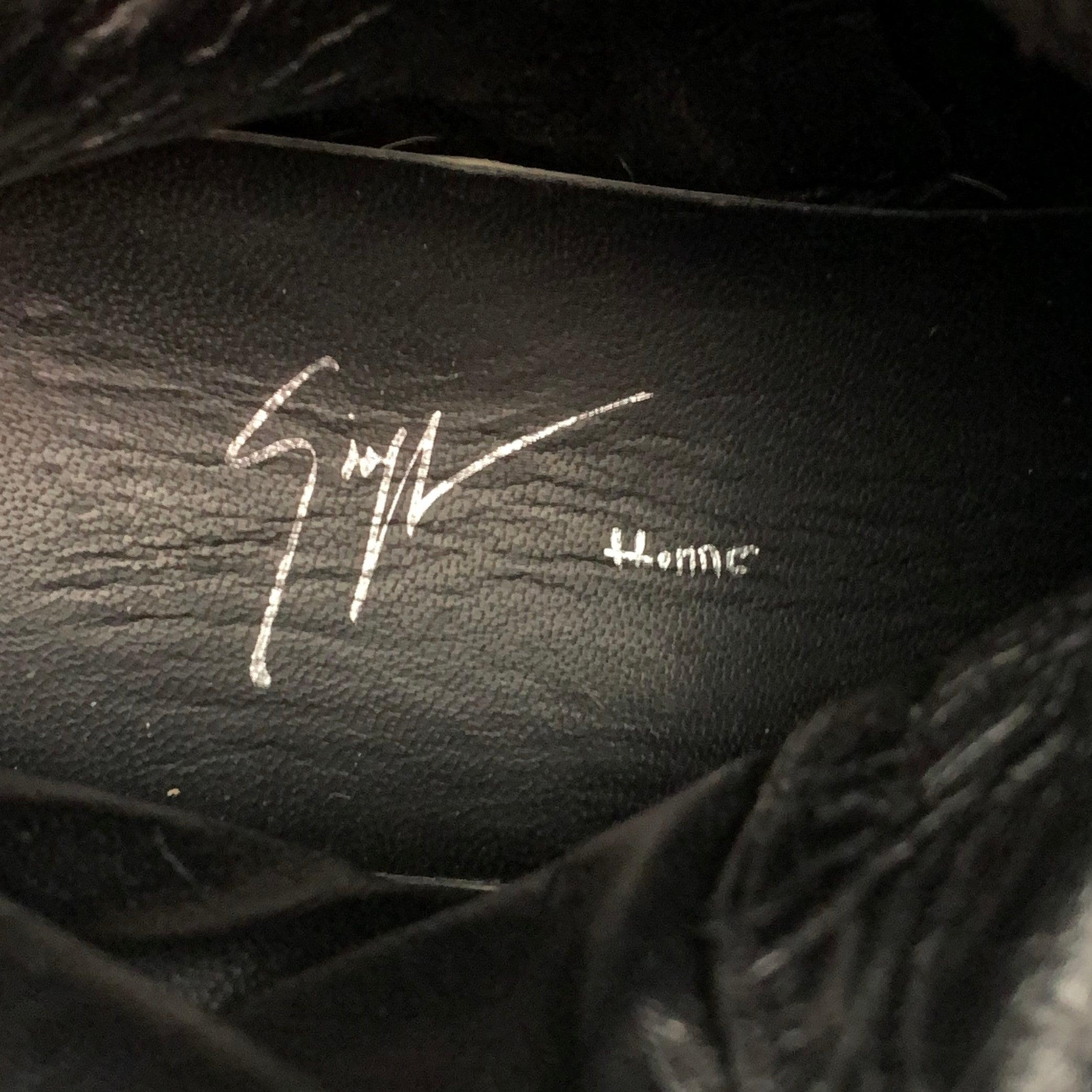 GIUSEPPE ZANOTTI Botas con cremallera y hebillas metálicas de cuero dorado negro talla 7 en venta 2