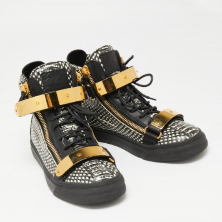 Giuseppe Zanotti - Baskets à double fermeture éclair en cuir gaufré Taille 40 en vente 1