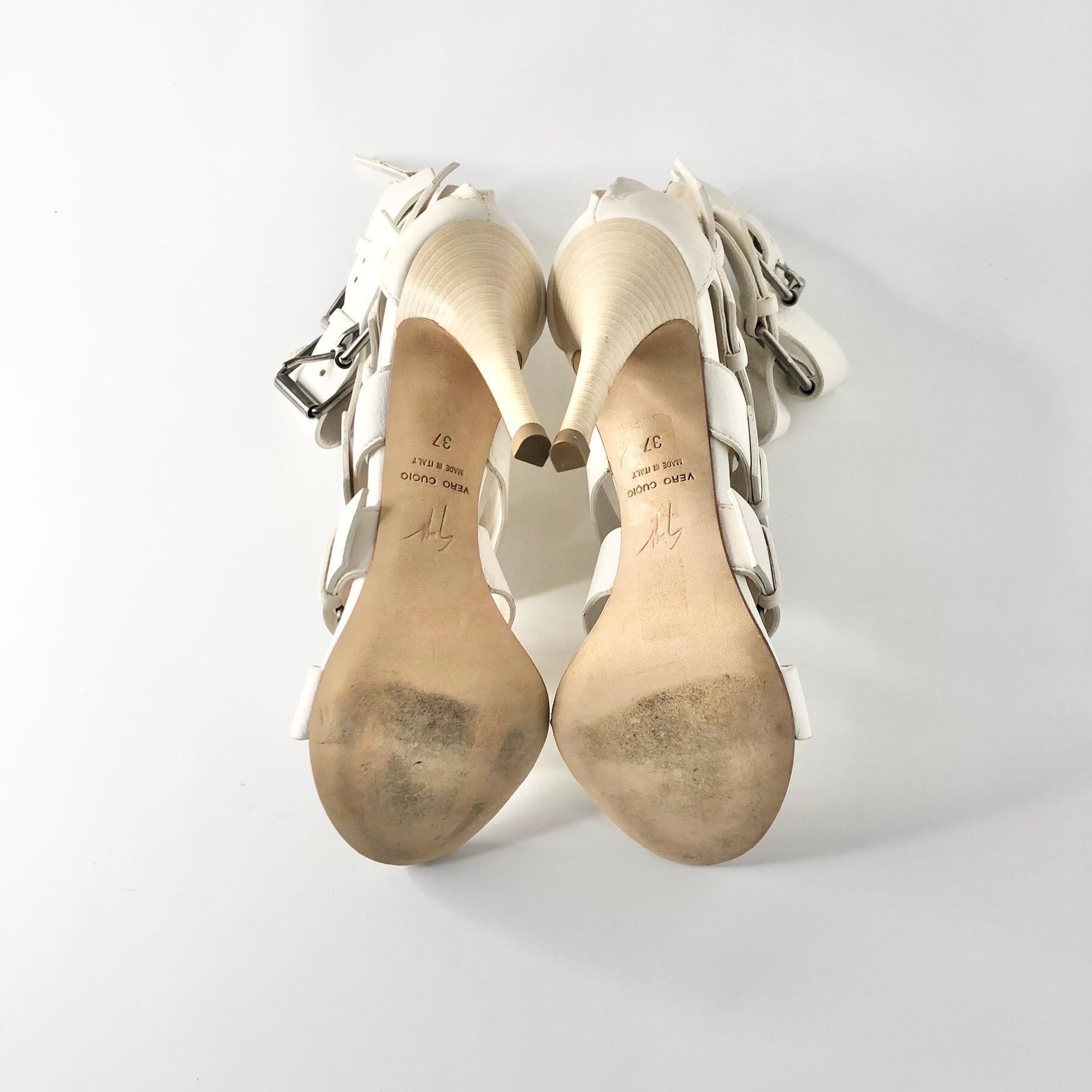 Giuseppe Zanotti Sandalias de tacón de piel blanca con hebilla 37 en venta 1