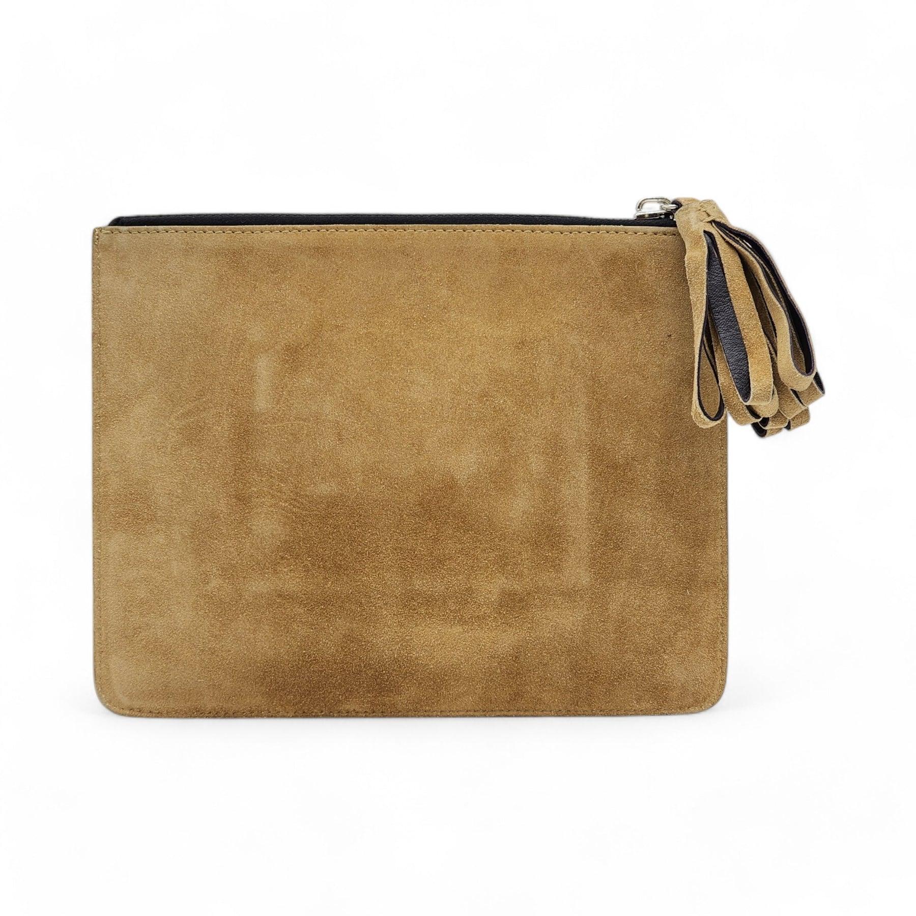 Giuseppe Zanotti Studded Clutch Bag Suede in Brown.

Additional information:
Material: Suede leather
Leather wrist strap
Zippered top closure
Silver metal hardware
Leather lining with small pocket
Style: 1EB6034
Color: Brown
Country: Italy