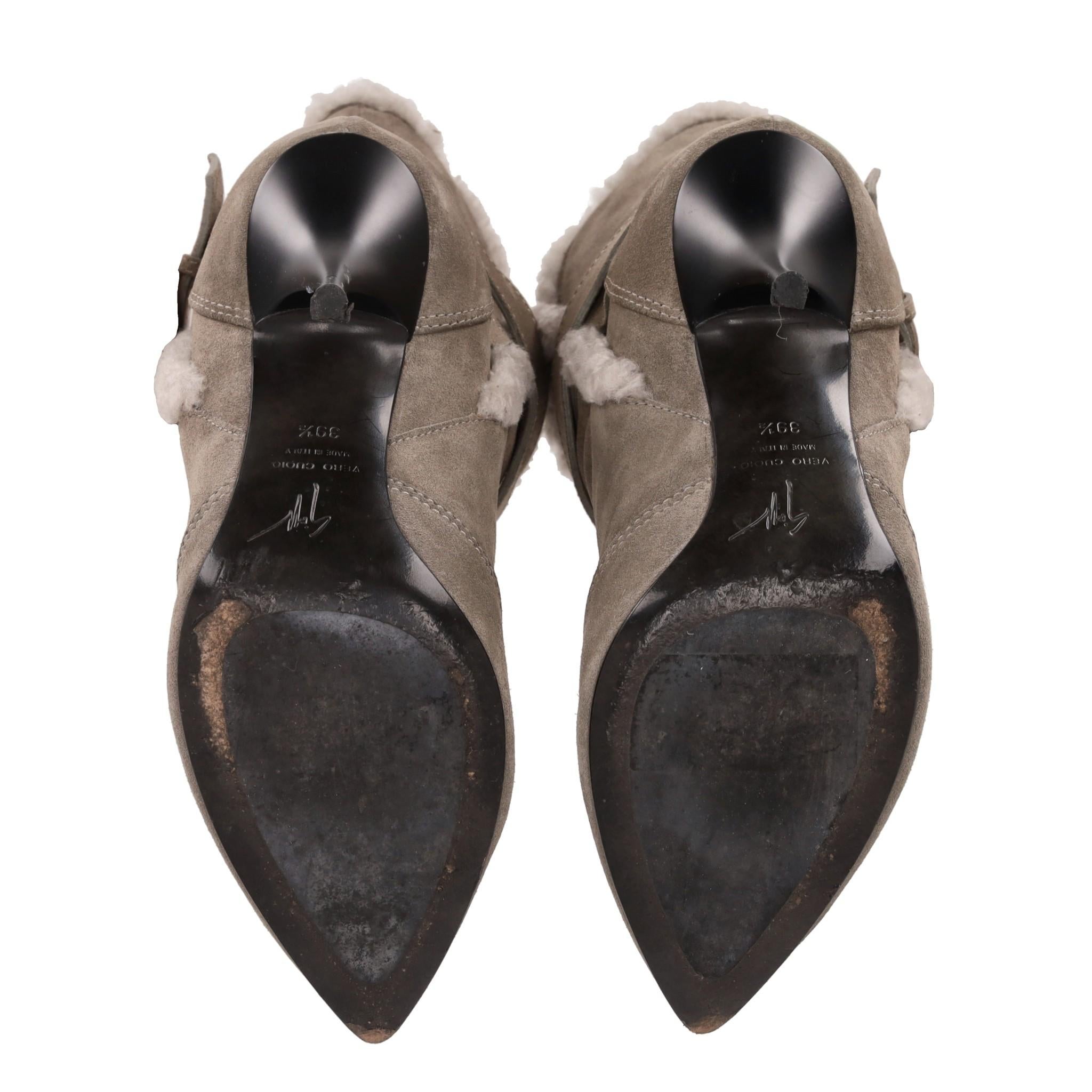 Giuseppe Zanotti - Bottines en daim bordées de shearling Pour femmes en vente