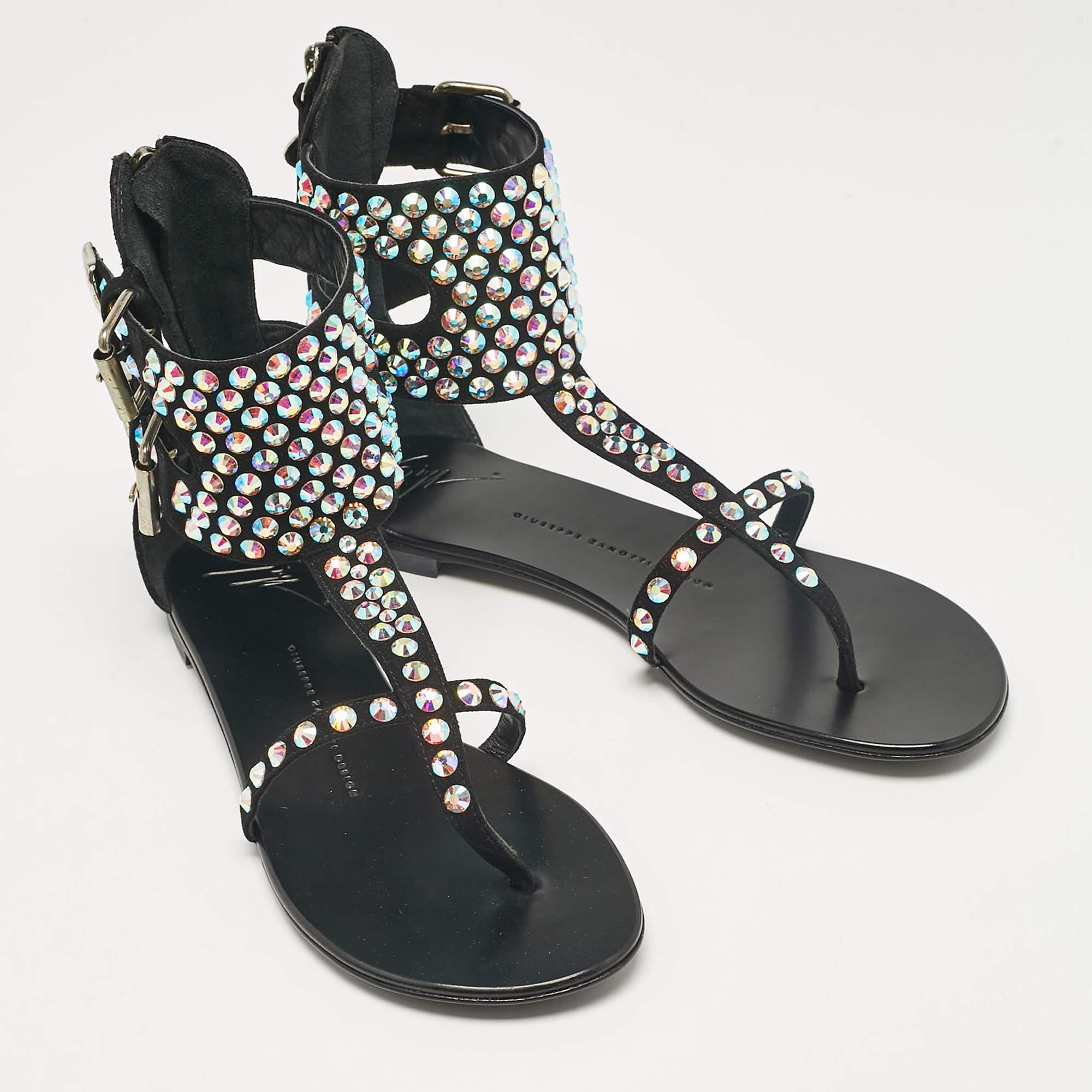 Giuseppe Zanotti Suede Crystal Embellished Thong Ankle Cuff Flat Sandals Size 37 In New Condition In Dubai, Al Qouz 2