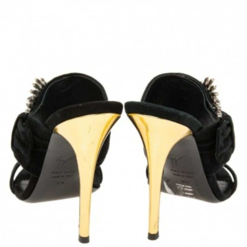Giuseppe Zanotti Suede Crystal Embellished Wing Buckle Slide Sandals Size 37.5 In Good Condition For Sale In Dubai, Al Qouz 2