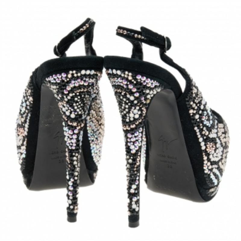 Giuseppe Zanotti Suede Crystal Sharon Peep Toe Platform Sandals Size 36 Bon état - En vente à Dubai, Al Qouz 2