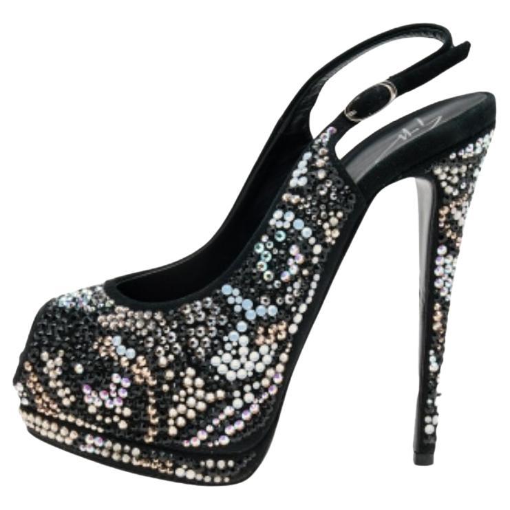 Giuseppe Zanotti Suede Crystal Sharon Peep Toe Platform Sandals Size 36 en vente