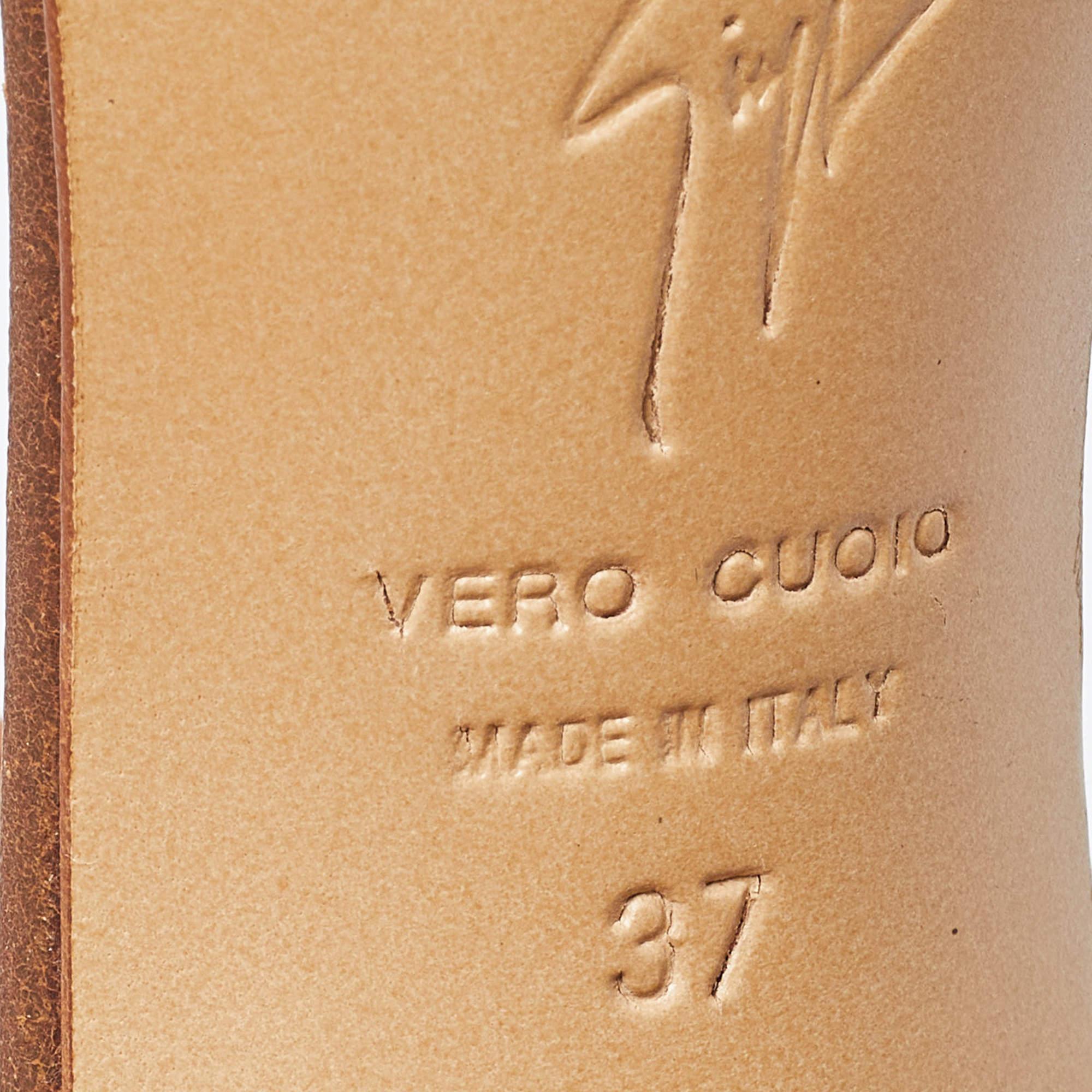 Giuseppe Zanotti Tan Leather Metal Detail T Strap Sandals Size 37 In Excellent Condition For Sale In Dubai, Al Qouz 2