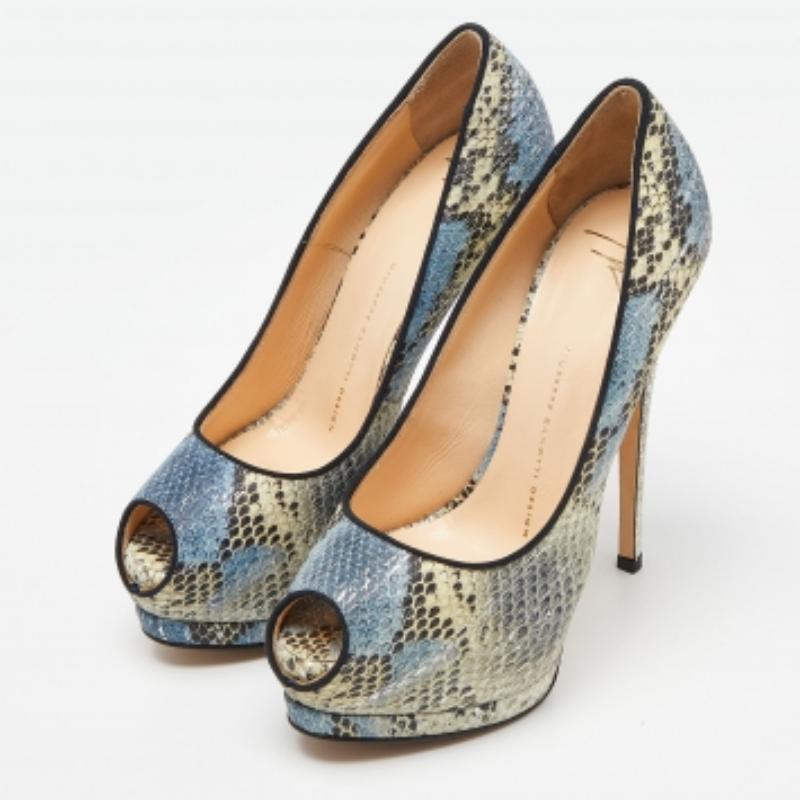 Giuseppe Zanotti Dreifarbig Geprägter Python Sharon Peep Toe Pumps Größe 38 (Braun) im Angebot