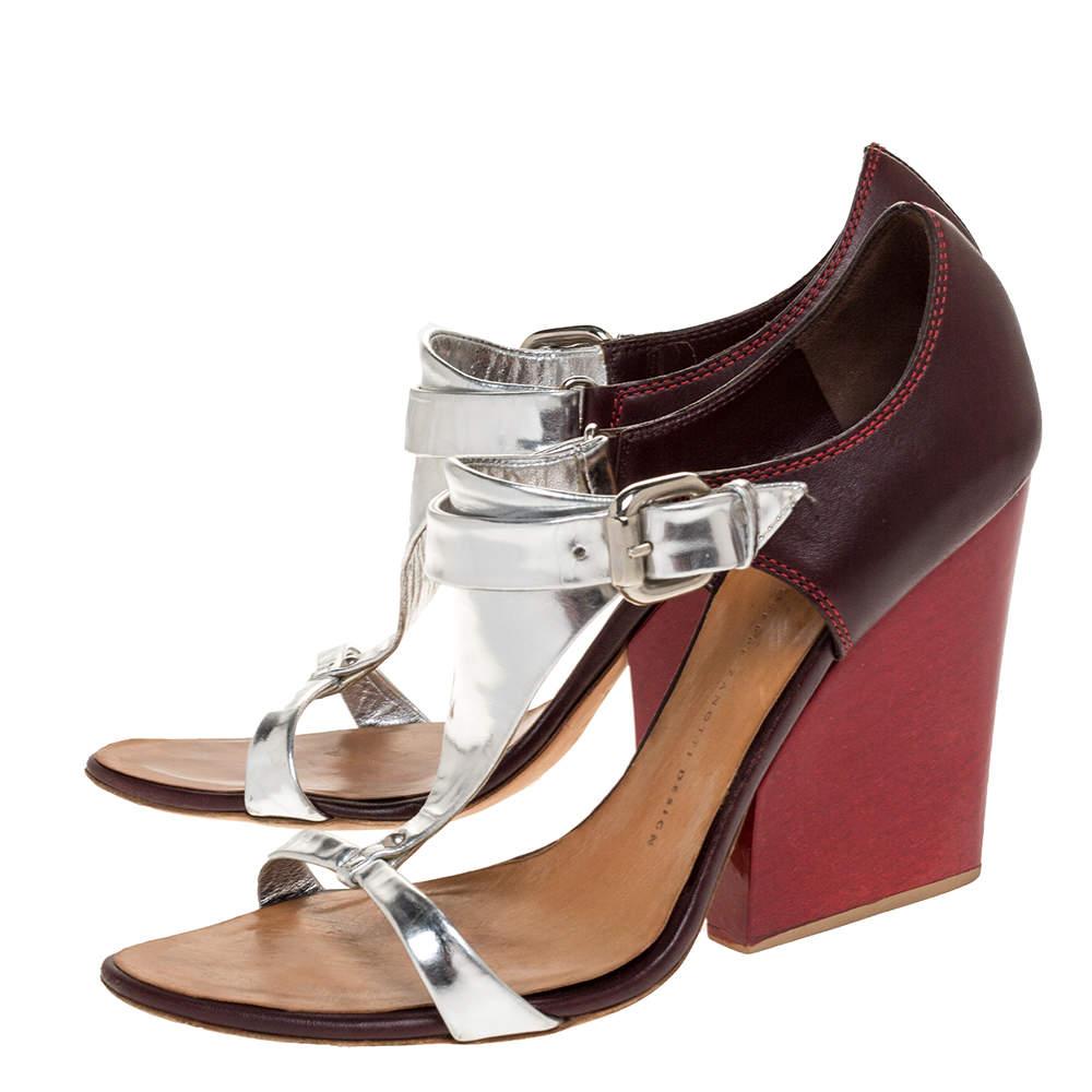 Giuseppe Zanotti Sandali in pelle tricolore con cinturino alla caviglia e tacco a blocco Taglia 39,5 In condizioni buone a Dubai, Al Qouz 2