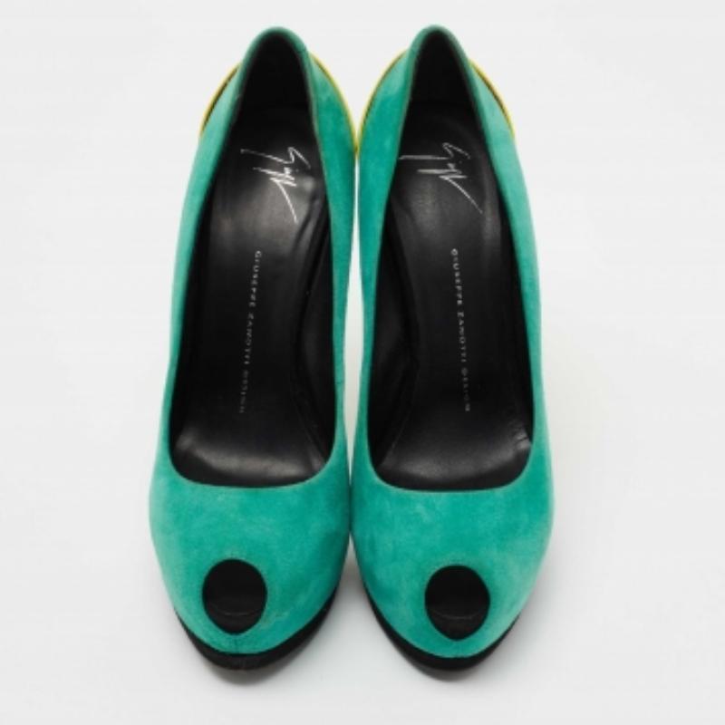 Giuseppe Zanotti escarpins à bout ouvert en daim tricolore Nana taille 40 Bon état - En vente à Dubai, Al Qouz 2
