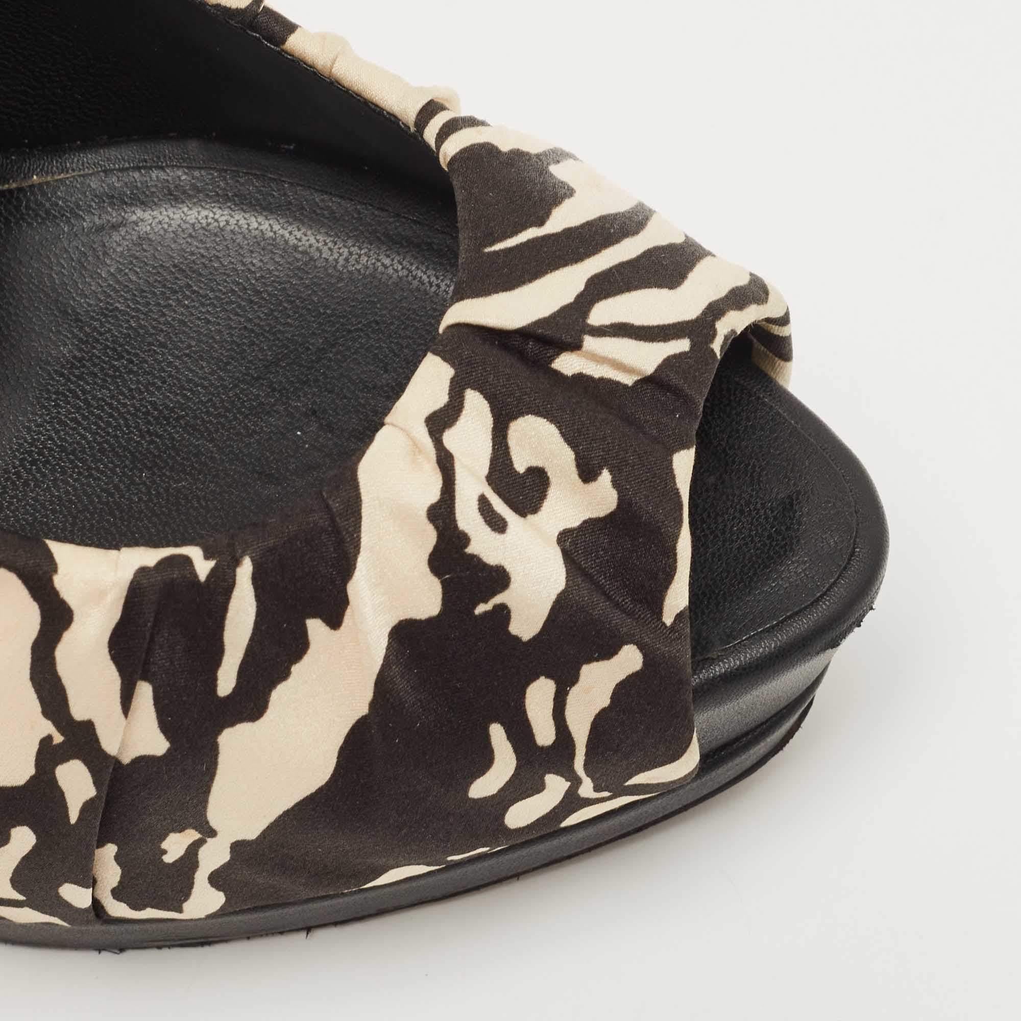 Giuseppe Zanotti escarpins à bout ouvert en satin imprimé deux tons, taille 39 en vente 3