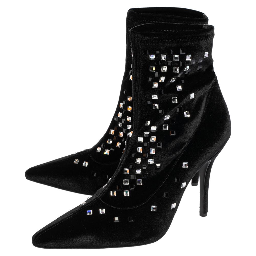 Giuseppe Zanotti Velvet Crystal Embellished Pointed Toe Ankle Boots Size 40 In New Condition For Sale In Dubai, Al Qouz 2