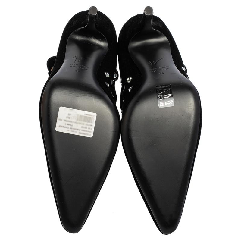 Giuseppe Zanotti Velvet Crystal Embellished Pointed Toe Ankle Boots Size 40 For Sale 2