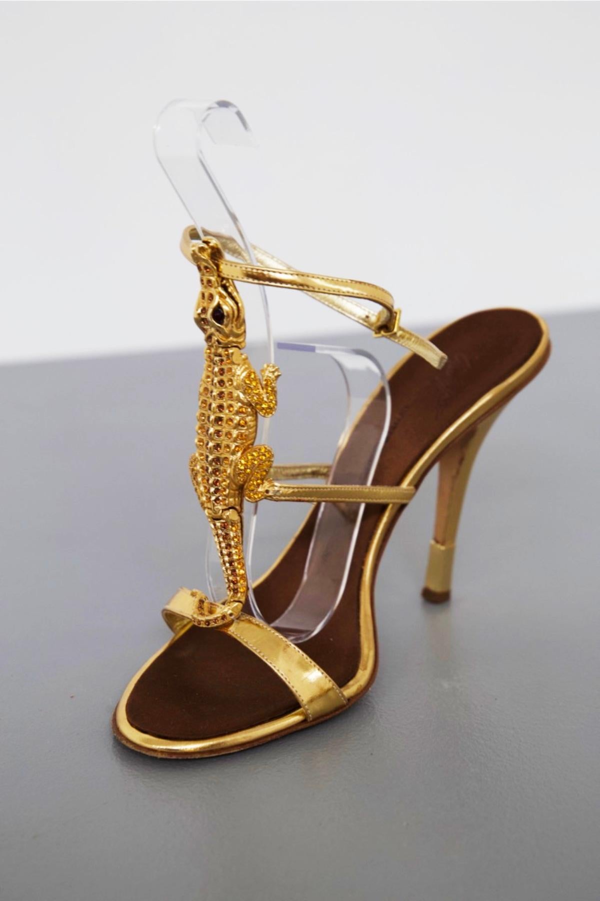 Chaussures vintage Giuseppe Zanotti en crocodile ornées de bijoux 4