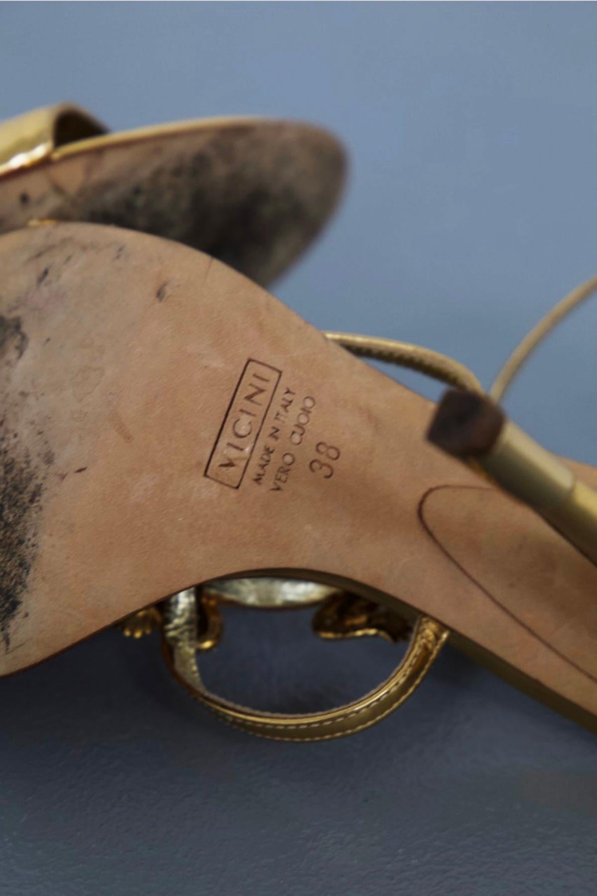 Chaussures vintage Giuseppe Zanotti en crocodile ornées de bijoux 7