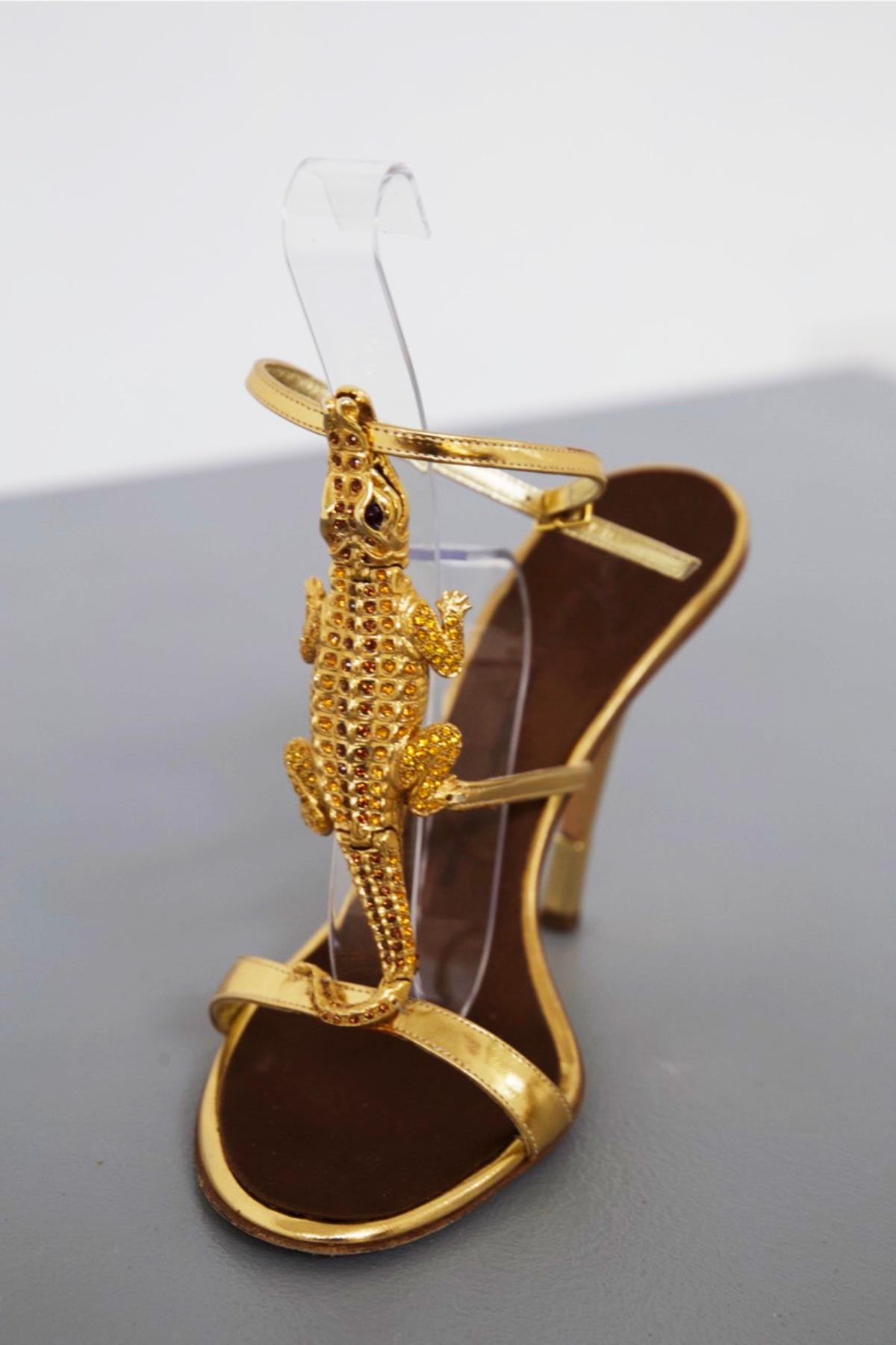 Chaussures vintage Giuseppe Zanotti en crocodile ornées de bijoux 3
