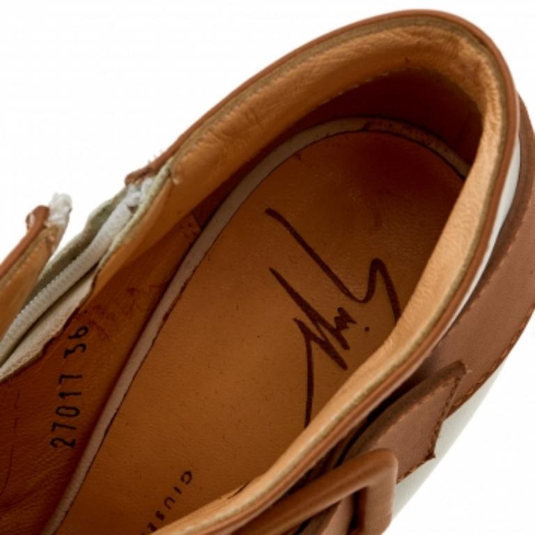 Giuseppe Zanotti White/Brown Leather Open Toe Booties Size 36 In Fair Condition In Dubai, Al Qouz 2