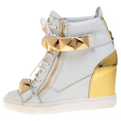 Giuseppe Zanotti White/Gold Leather Gold Pyramid Studded Sneaker Size 38.5