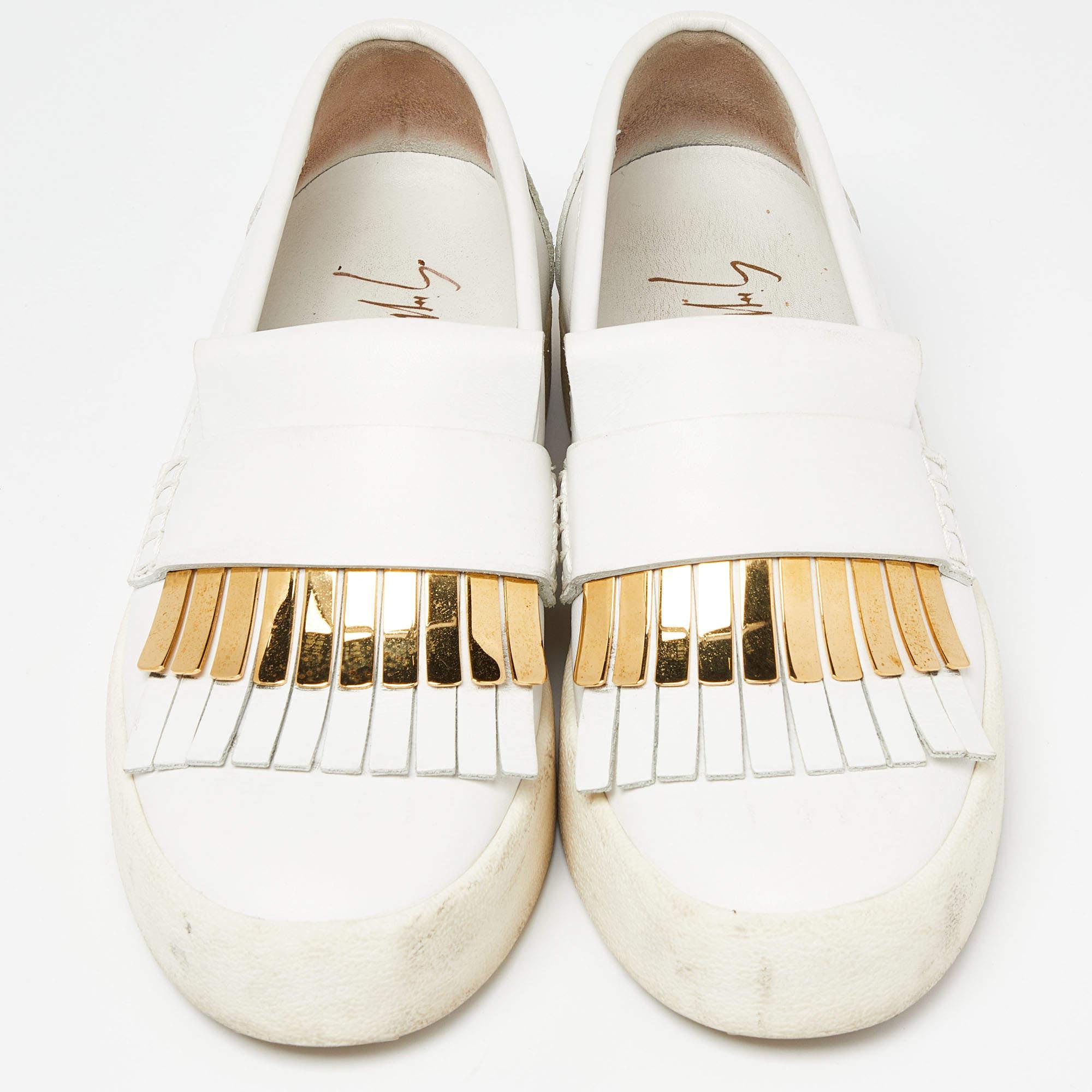 Blanc Giuseppe Zanotti Baskets à franges en cuir blanc, taille 37,5 en vente