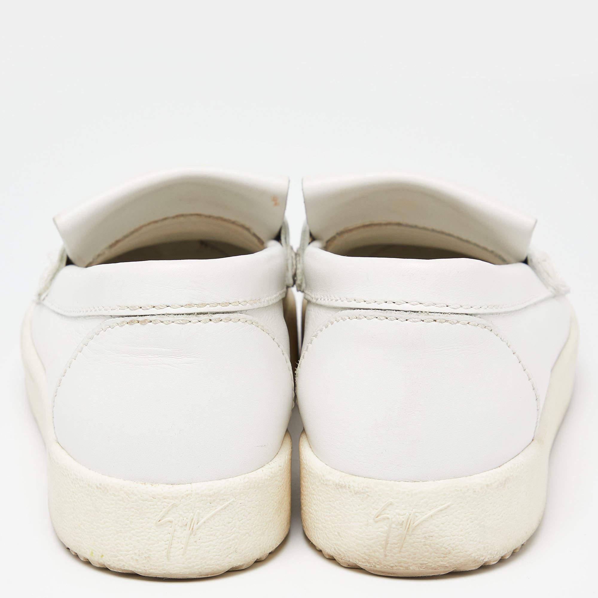 Giuseppe Zanotti Baskets à franges en cuir blanc, taille 37,5 Pour femmes en vente