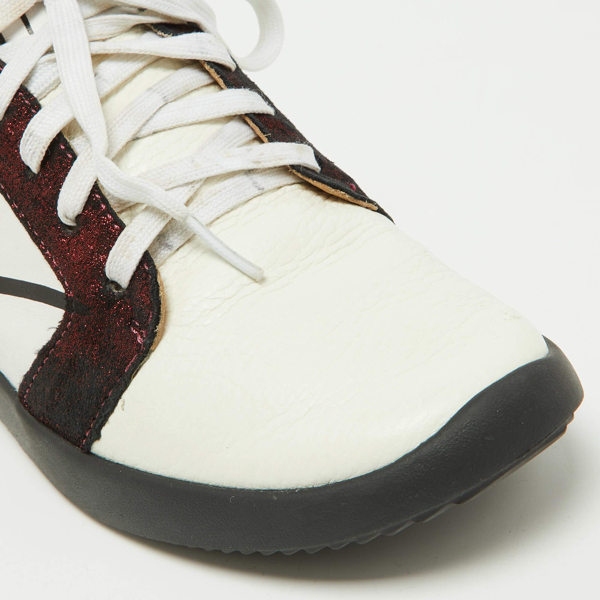 Giuseppe Zanotti, pelle bianca e pelle scamosciata laminata, scarpe da ginnastica basse misura 37 in vendita 2