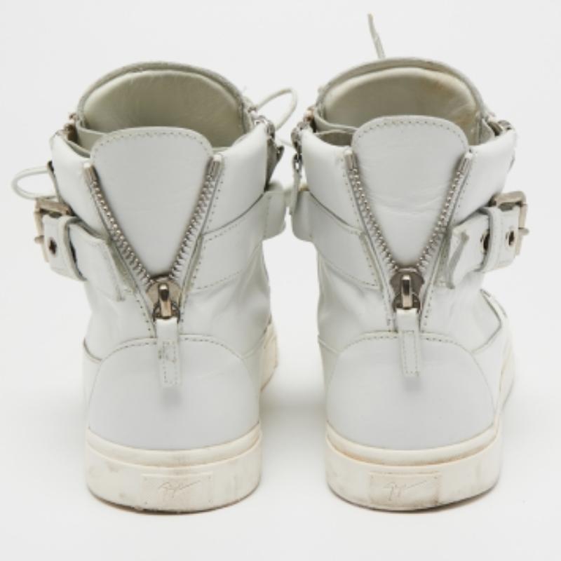 Giuseppe Zanotti Weiß Leder Metall Kette High Top Sneakers Größe 44 im Angebot 1