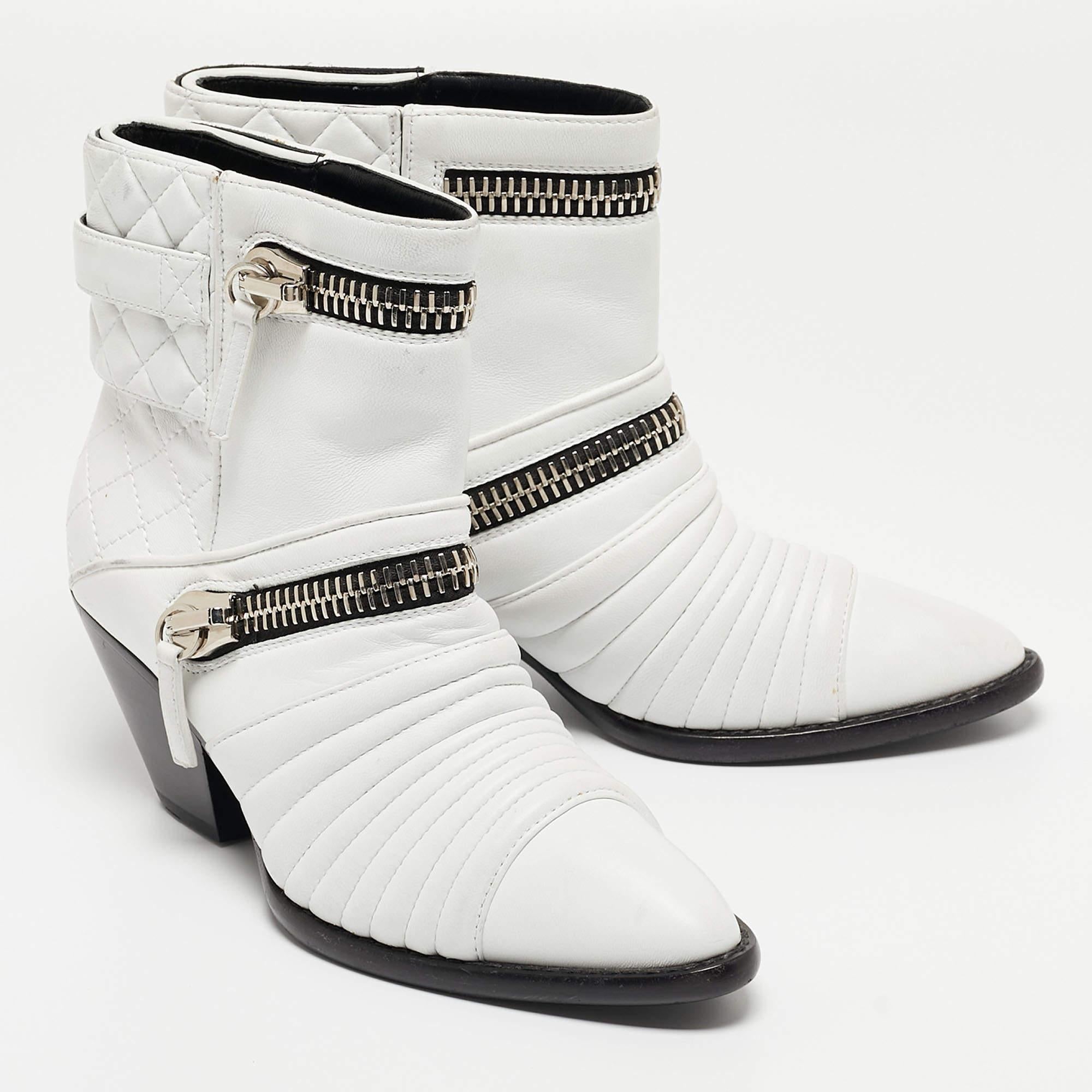 Women's Giuseppe Zanotti White Leather Olinda Ankle Boots Size 38 For Sale