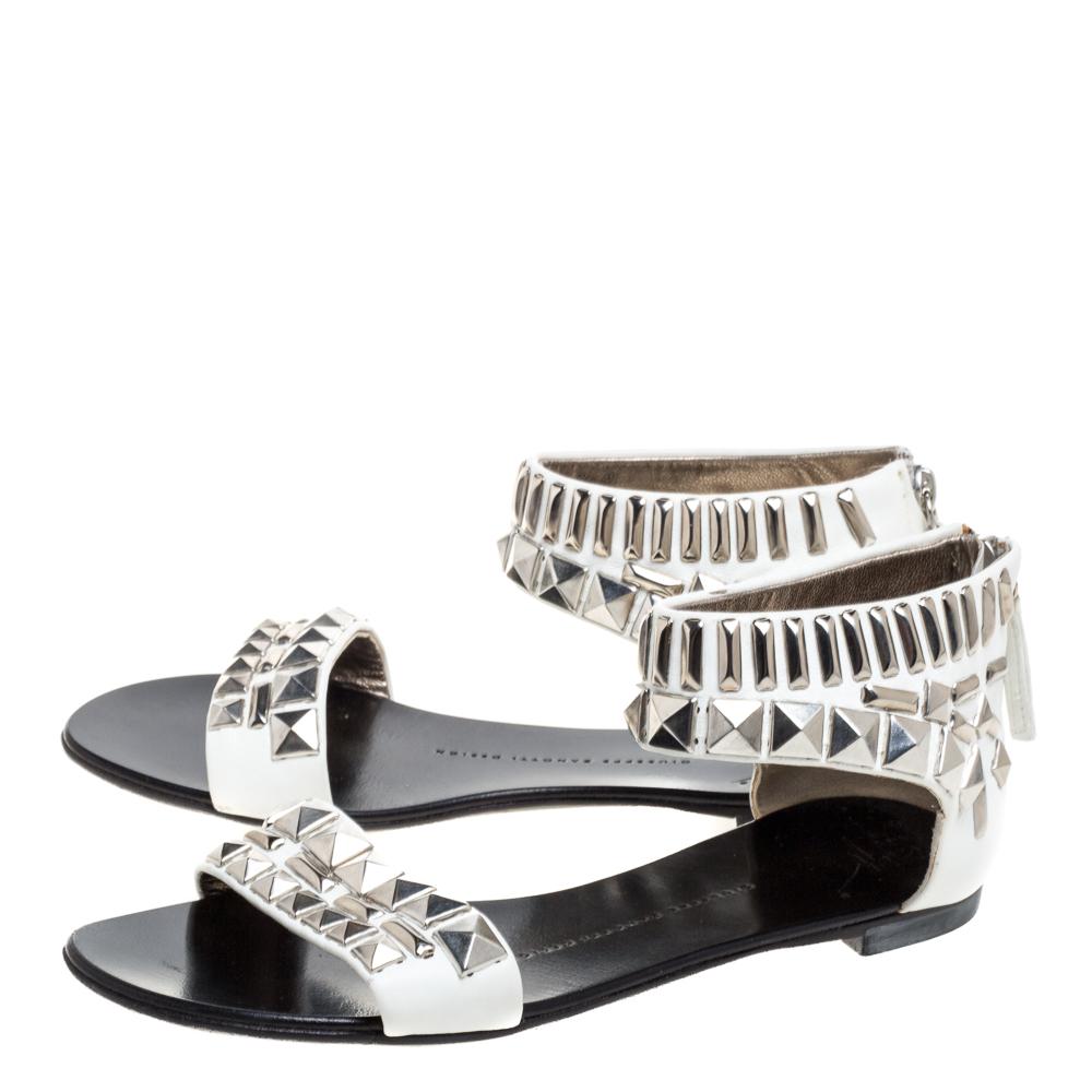 Women's Giuseppe Zanotti White Leather Studded Ankle Cuff Zipper Flats Size 36 For Sale