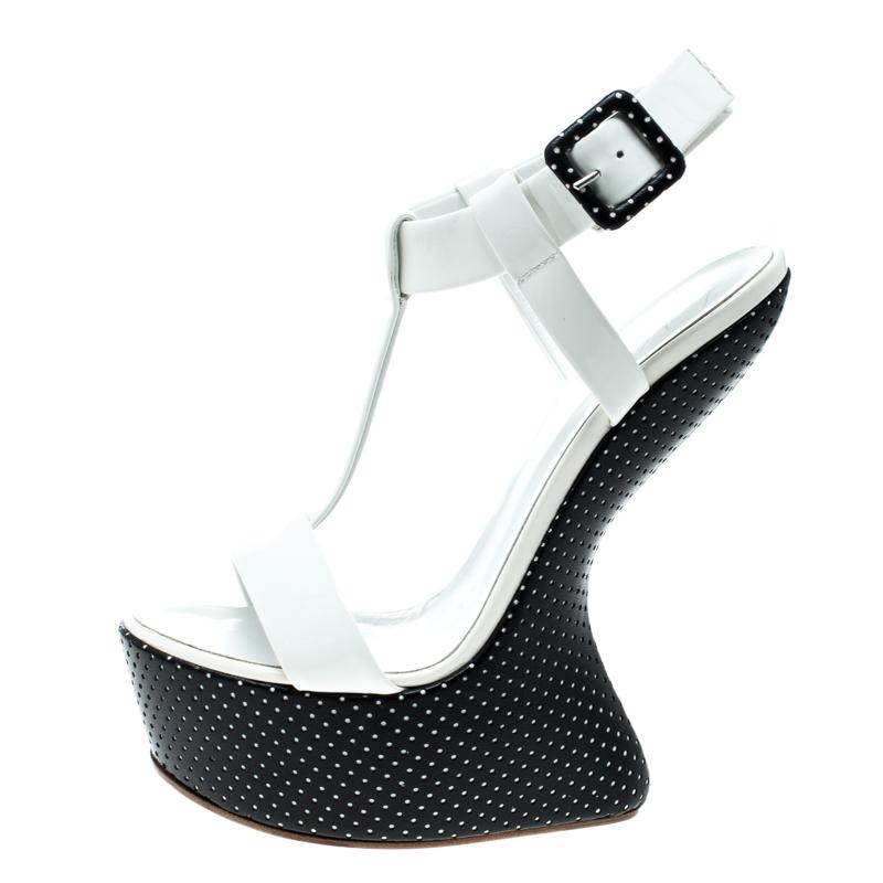 Giuseppe Zanotti White Patent Leather Heel Less T-Strap Wedge Sandals Size 37.5