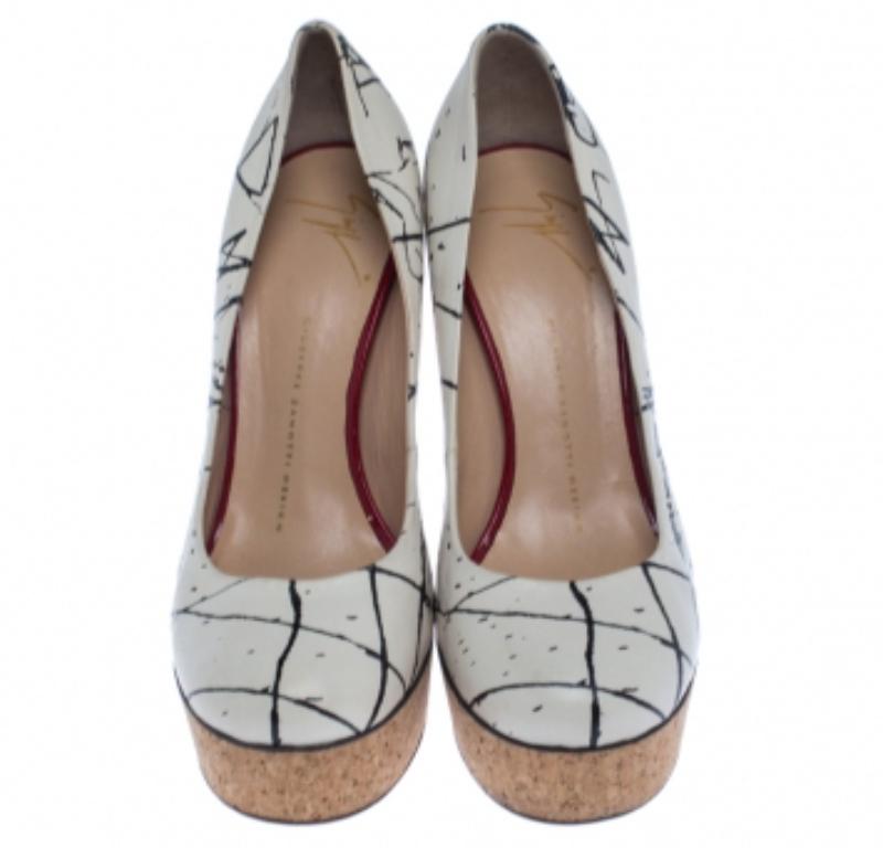 Giuseppe Zanotti Weiße bedruckte Kork Plateau-Pumps aus Leder Größe 38,5 Damen im Angebot