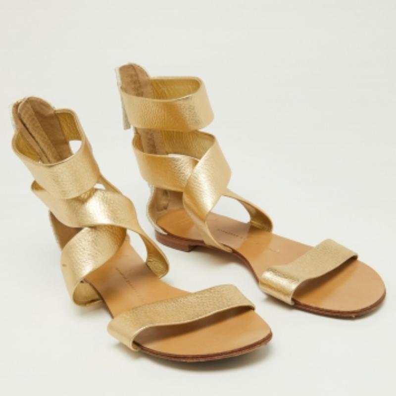 Giuseppe Zanotti Weiße Python geprägte Leder Knöchel Manschette Flache Sandalen Größe 38 Damen im Angebot