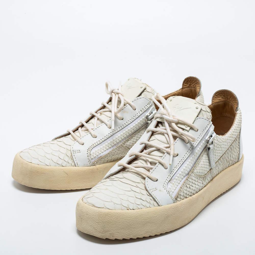Giuseppe Zanotti White Python Embossed Leather London Low Top Sneakers Size 44 For Sale 1