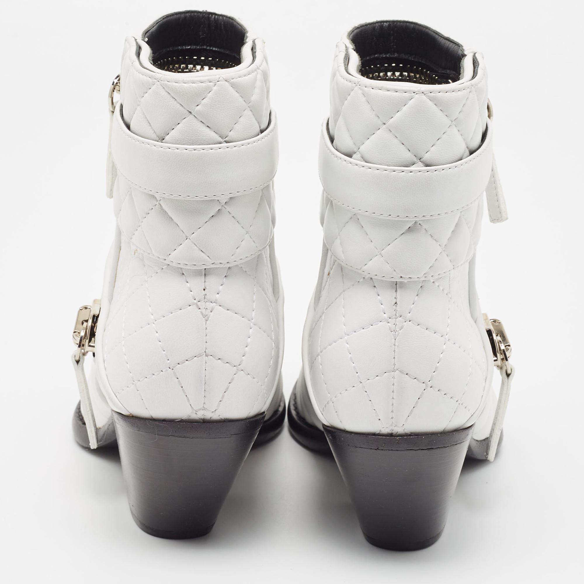 Giuseppe Zanotti White Quilted Leather Ankle Boots Size 37.5 For Sale 3