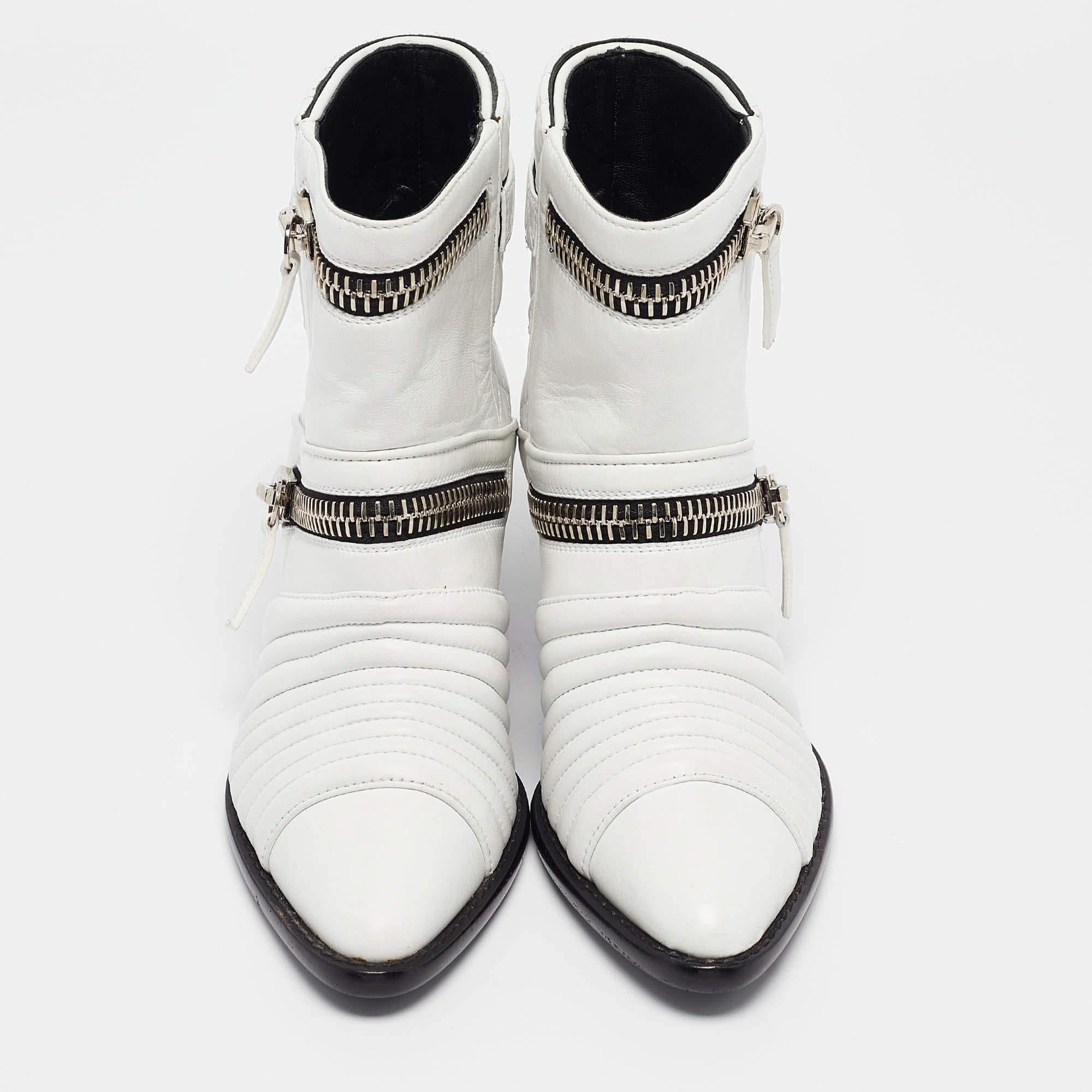Gray Giuseppe Zanotti White Quilted Leather Ankle Boots Size 38 For Sale