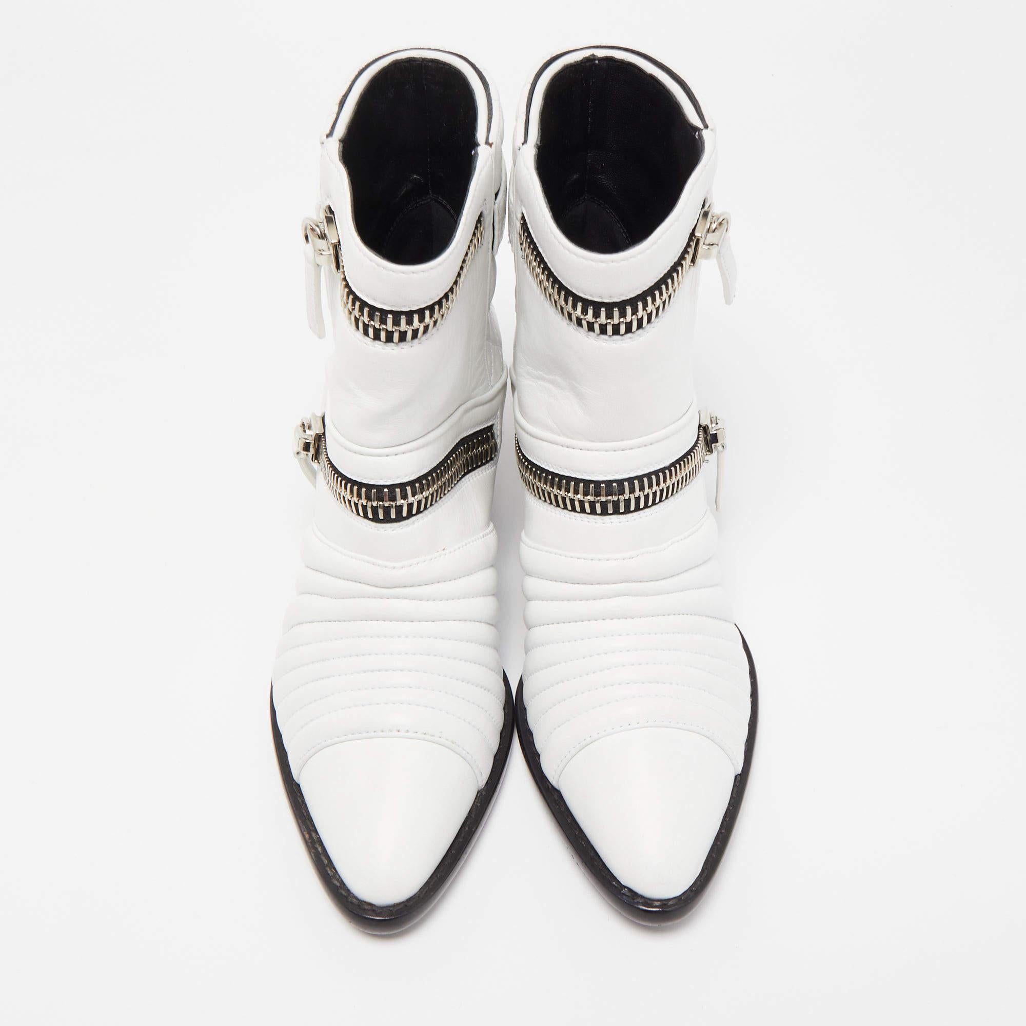 Giuseppe Zanotti White Quilted Leather Ankle Boots Size 38 In New Condition In Dubai, Al Qouz 2