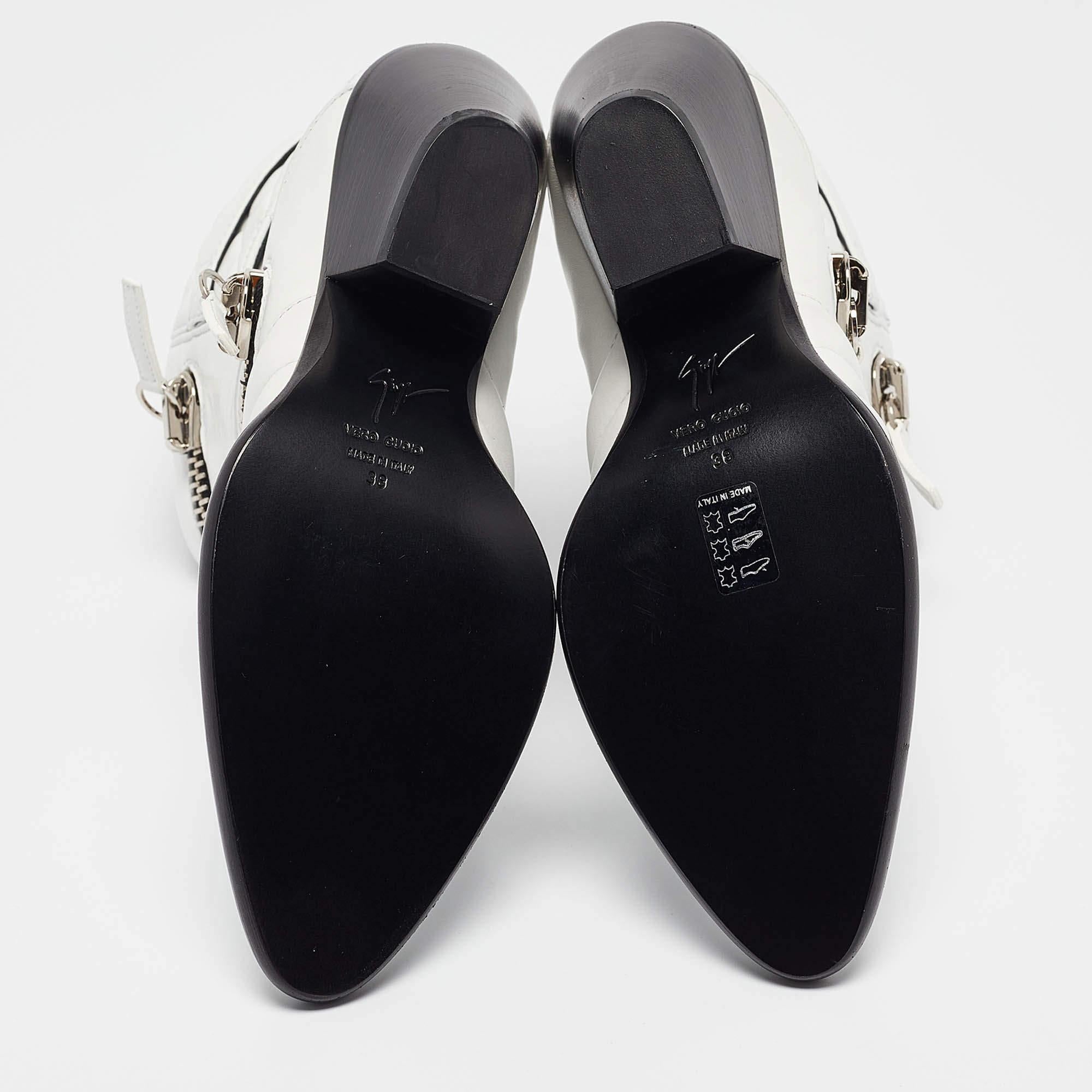 Giuseppe Zanotti White Quilted Leather Ankle Boots Size 38 For Sale 1
