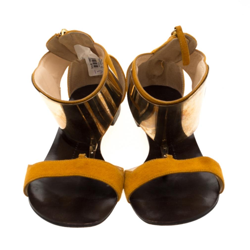 Giuseppe Zanotti Yellow Suede Chain T Strap Ankle Cuff Flats Sandals Size 37 In Good Condition In Dubai, Al Qouz 2