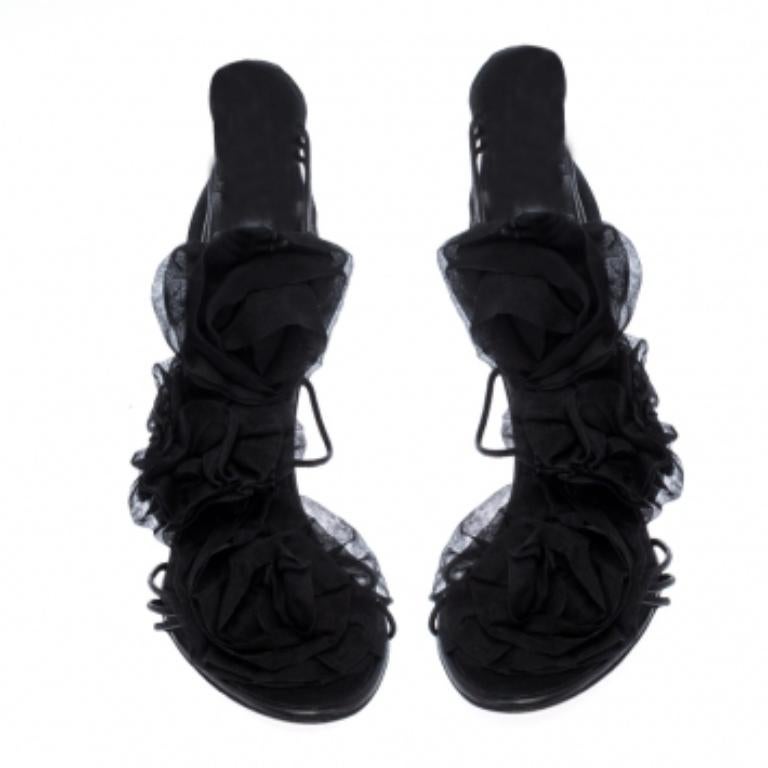 Giussepe Zanotti Black Leather Floral Detail Strappy Sandals Size 39.5 In condizioni buone in vendita a Dubai, Al Qouz 2