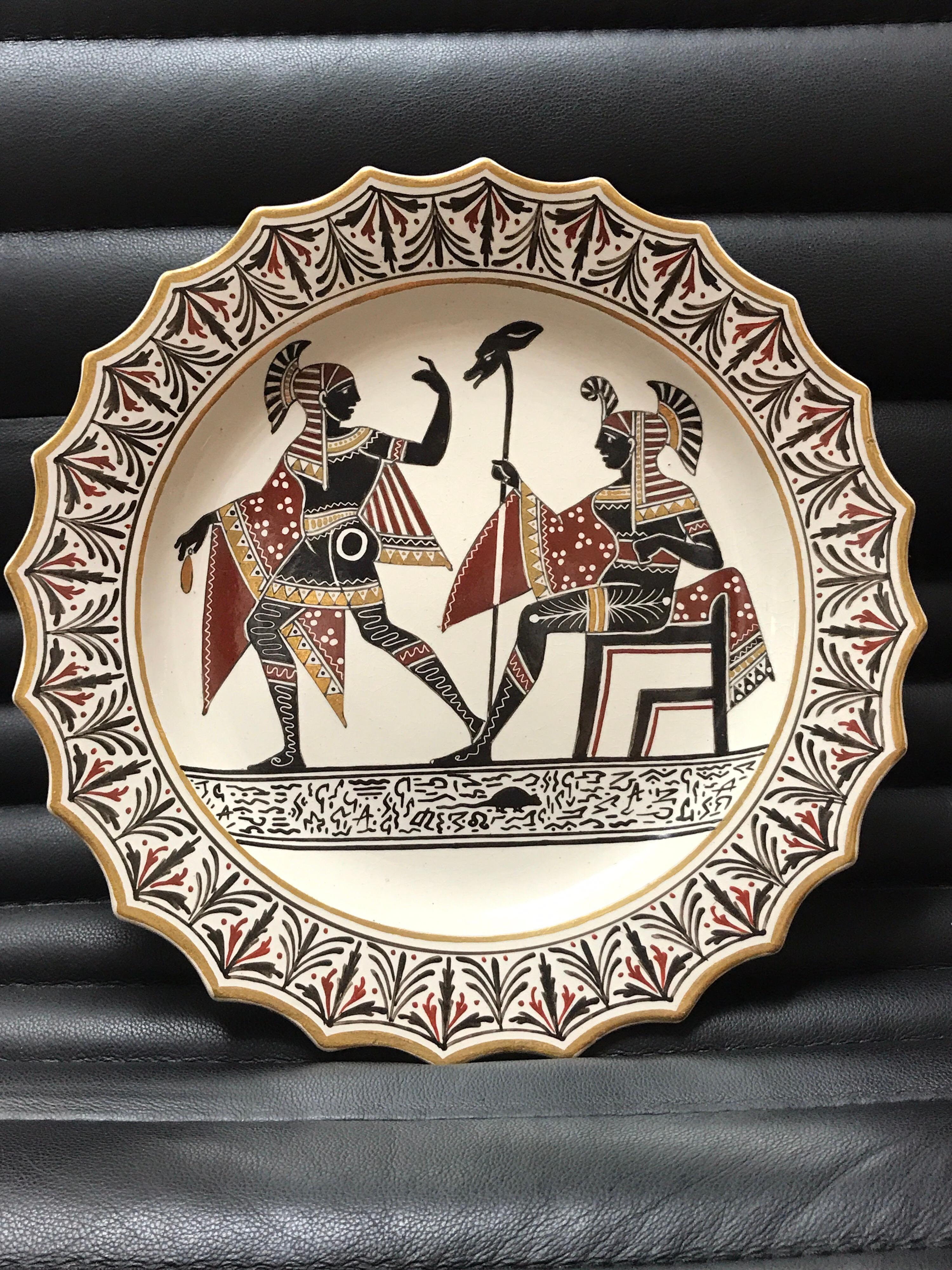 Grand Tour Assiette en poterie à motif égyptien Giustiniani avec rehauts dorés, Rodent en vente