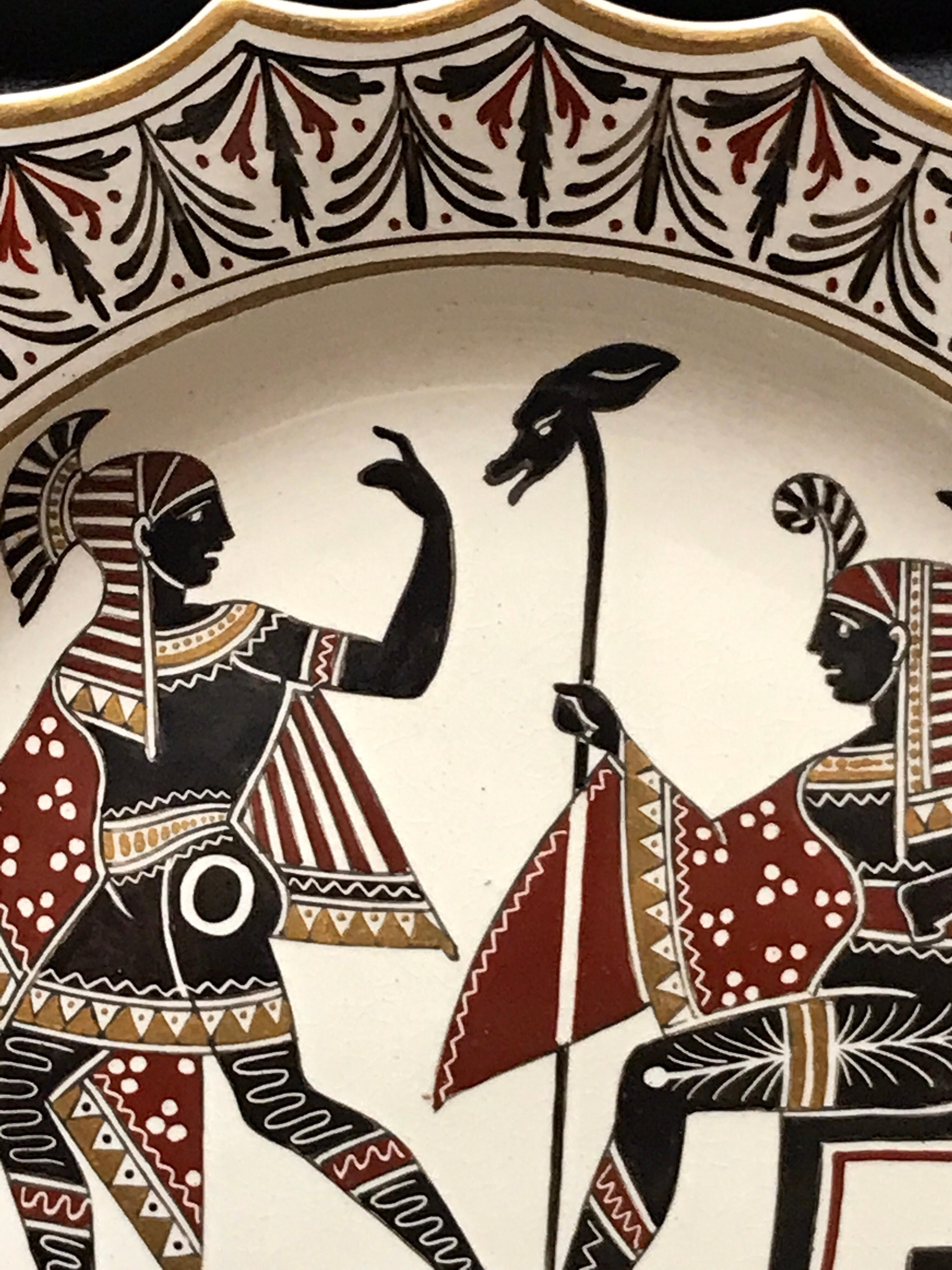 Terracotta Piatto in ceramica a motivi egiziani Giustiniani con riflessi dorati, Roditore in vendita
