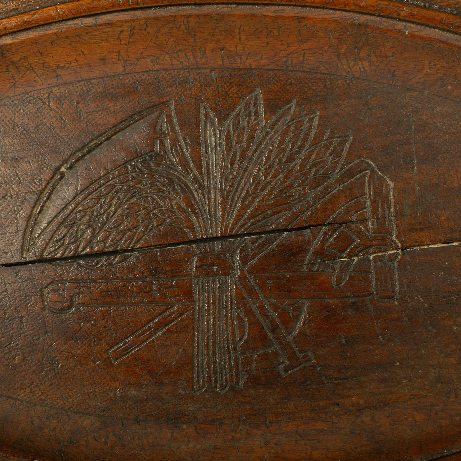Piatto ovale intagliato in Oak Oak decorato con covoni di grano e con la scritta 