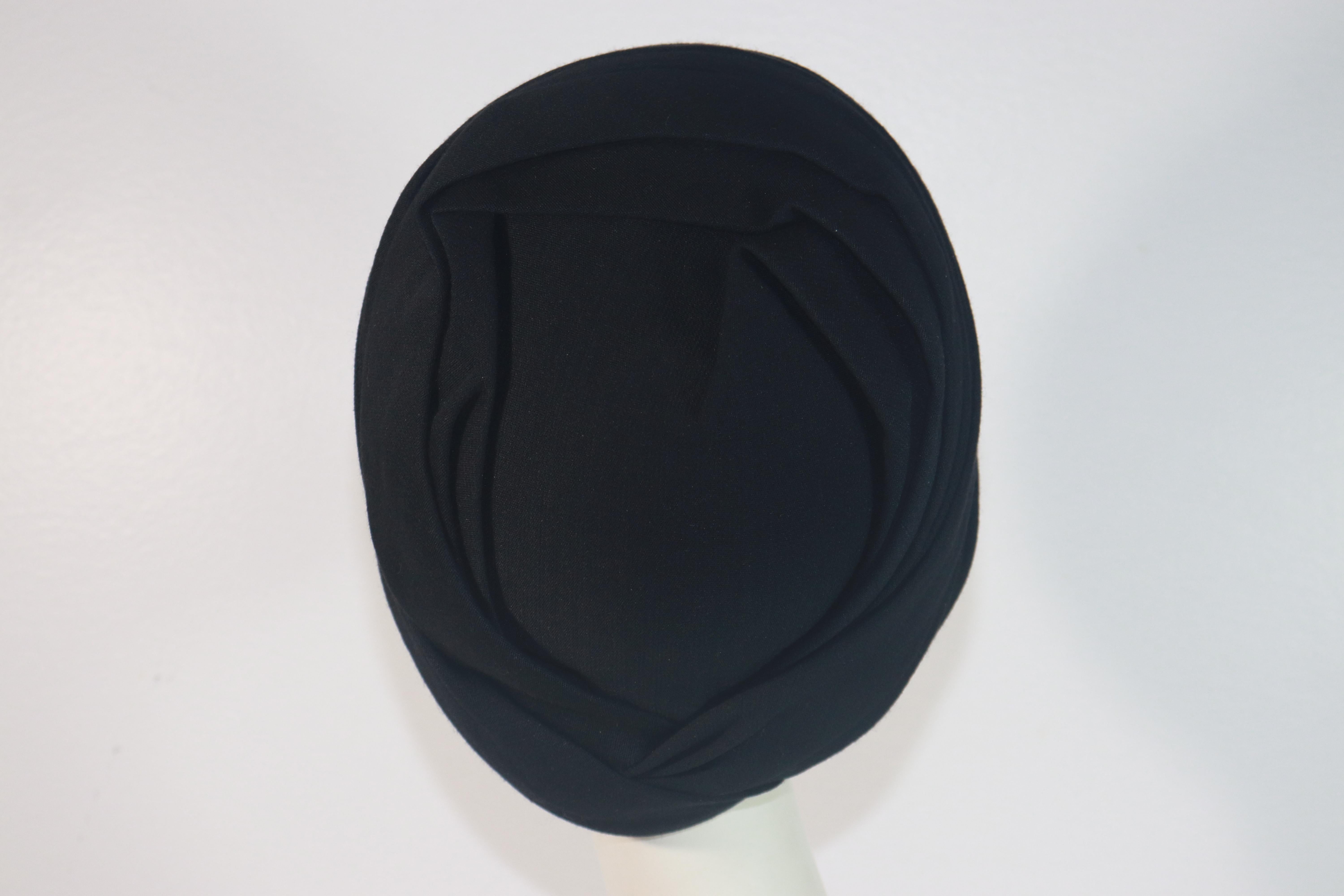 GIVENCHY 1960S Cappello a turbante plissettato in jersey di lana nero in vendita 1