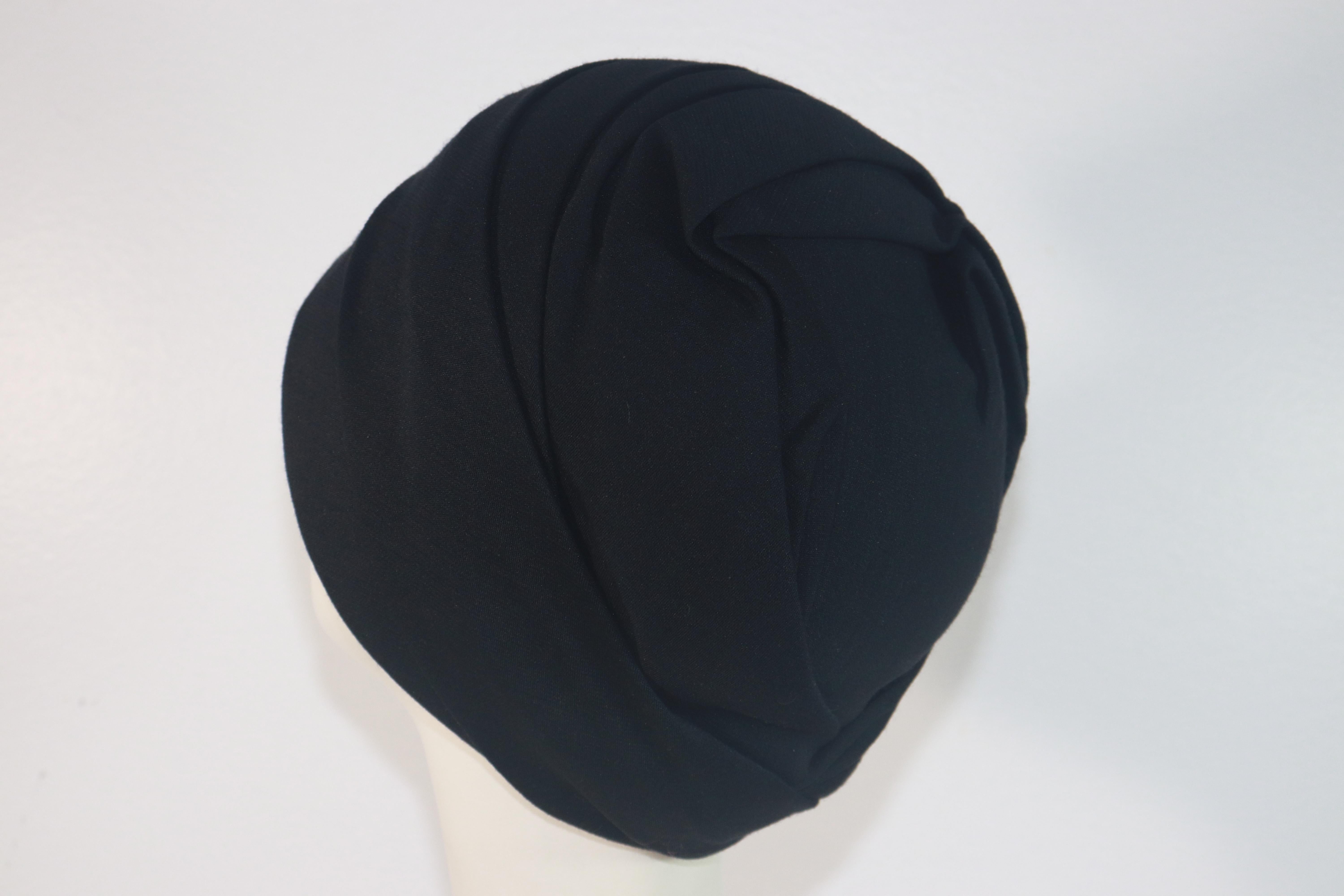 GIVENCHY 1960S Cappello a turbante plissettato in jersey di lana nero in vendita 2