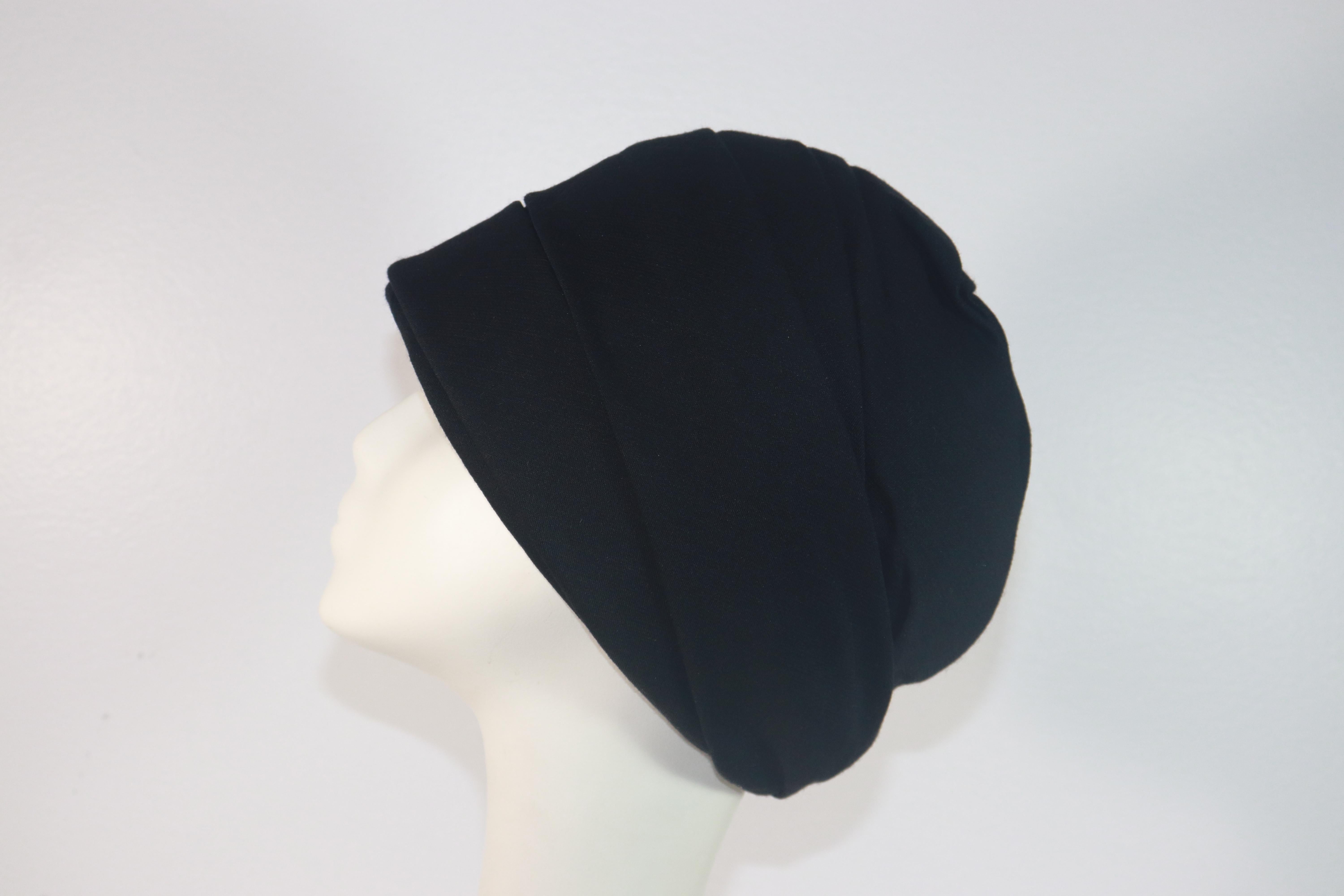 GIVENCHY 1960S Cappello a turbante plissettato in jersey di lana nero in vendita 3